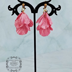 Cercei cu petale sidefate - bijuterii - cercei - cercei lungi - Artynos.ro