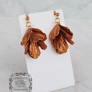 Cercei cu petale sidefate - Artynos.ro