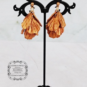 Cercei cu petale sidefate - bijuterii - cercei lungi - Artynos.ro Cercei cu petale sidefate - bijuterii - cercei lungi - Artynos.ro