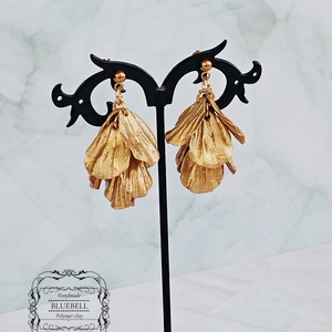 Cercei cu petale sidefate - bijuterii - cercei - cercei lungi - Artynos.ro