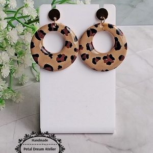 Cercei animal print cu rășină - bijuterii - cercei - cercei din rășină - Artynos.ro