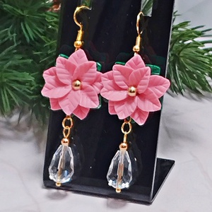 Cercei lungi cu crăciunițe roz - bijuterii - cercei - cercei cu figurine - Artynos.ro