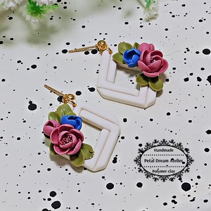 Cercei cu flori - bijuterii - cercei - cercei cu figurine - Artynos.ro