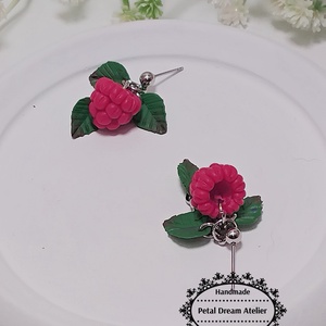 Cercei cu zmeura, Bijuterii, Cercei, Cercei lungi, Confectionarea bijuteriilor, Lucrare cu argila, Inspirati de plimbarile prin padure, de diminetile racoroase de vara si de aroma dulce a fructelor ..., ARTYNOS