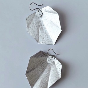 Cercei minimaliști din aluminiu -  - Artynos.ro Cercei minimaliști din aluminiu -  - Artynos.ro