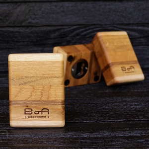 Deschizător de sticle de bere Chunk One din lemn masiv � stejar și nuc - casă & stil de viață - echipamente de bucătărie - decor de bucătărie - magneți de frigider - Artynos.ro