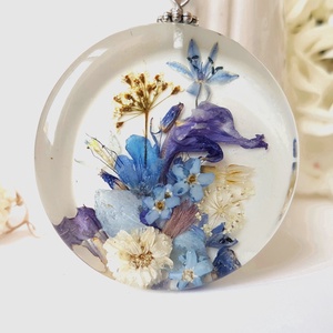Colier unicat handmade Pandantiv din rasina flori naturale Pandantiv terarium cadou dama femei martie martisor dragobete - Artynos.ro