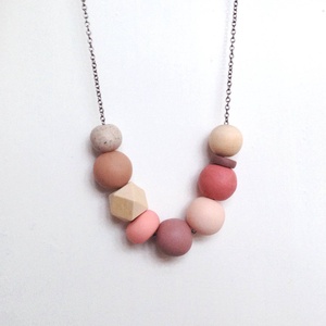 Colier asimetric bej, colier contemporan artizanal colier statement colier geometric bijuterie moderna pentru birou - bijuterii - coliere - coliere statement - Artynos.ro