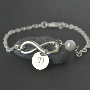 Bratara personalizata cu infinit bratara infinit cu initiala bratara cu litera si perla bijuterie personalizata cadou  - bijuterii - brățări - brățări cu nume - Artynos.ro