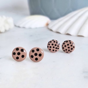 Cercei animal print Cercei cu buline negre cercei polka dot cercei cu tija cercei posturi cercei surub cercei minimali - Artynos.ro