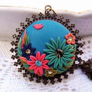 Pandantiv unicat cu flori pandantiv vintage artizanal pandantiv verde roz pandantiv broderie cadou iubita mama primavara - Artynos.ro