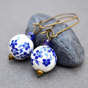 Cercei albastri cercei portelan albastru Cercei flori albastre cercei ceramica atarnatori cercei handmade cercei vintage - Artynos.ro