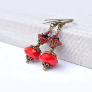 Cercei rosii, cercei vintage rosu si negru cercei casual cercei artizanali handmade cadou secret santa craciun colega - Artynos.ro