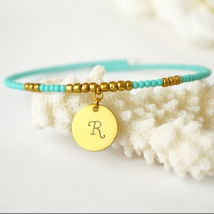 Bratara cu initiala bratara personalizata bratara turcoaz bijuterie personalizata bratara cadou prietena colega iubita - Artynos.ro