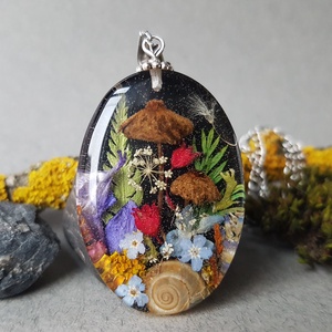 Colier unicat handmade Pandantiv terarium flori naturale de nu ma uita medalion botanic melc cadou Craciun ocazie nunta, Bijuterii, Coliere, Pandativ, Confecționarea bijuteriilor, Aranjament de flori, ARTYNOS