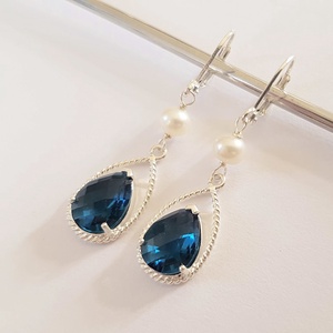 Cercei cu cristale albastre cercei cu perle cercei mireasa eleganti Cercei atarnatori lacrima cercei ocazie nunta sotie  - accesorii nuntă - bijuterii mireasă - cercei mireasă - Artynos.ro