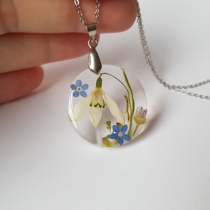 Colier unicat handmade Pandantiv flori naturale ghiocel si albastre medalion botanic cadou Craciun ocazie nunta, Bijuterii, Coliere, Pandativ, Confectionarea bijuteriilor, Aranjament de flori, ARTYNOS