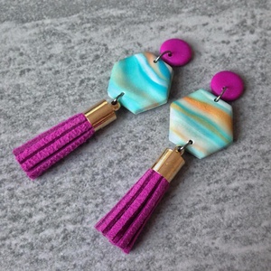 Cercei moderni cu ciucure cercei fucsia Cercei atarnatori roz turcoaz cercei atarnatori bijuterii contemporane boho - Artynos.ro
