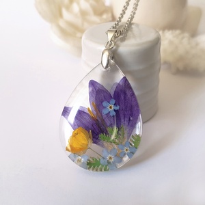 Pandantiv rasina Colier handmade violet Pandantiv lacrima buchet Pandantiv flori naturale cadou mama pandantiv brandusa - bijuterii - coliere - pandativ - Artynos.ro