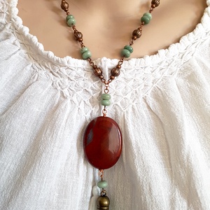 Colier pietre pretioase jasp rosu jad verde colier vintage ciucure pandantiv modern colier cristale natural colier menta - bijuterii - coliere - coliere cu franjuri - Artynos.ro