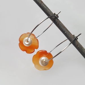 Cercei moderni flori cercei hoops pietre semipretioase agate perle alb cercei artizanali cadou iubita sotie secret santa - bijuterii - cercei - cercei hoops - Artynos.ro