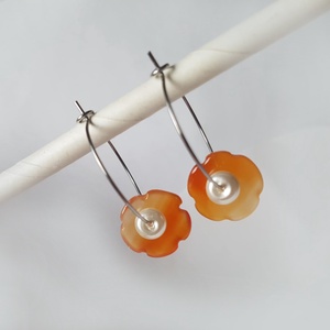 Cercei moderni flori cercei hoops pietre semipretioase agate perle alb cercei artizanali cadou iubita sotie secret santa - bijuterii - cercei - cercei hoops - Artynos.ro