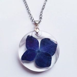 Colier unicat handmade Pandantiv hortensie pandantiv floare naturala medalion botanic cadou iubitoare flori sotie iubita - bijuterii - coliere - pandative - Artynos.ro