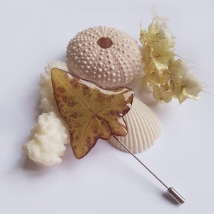Brosa din frunza naturala brosa din rasina Cadou iubitoare natura padure cadou inedit toamna secret santa craciun - Artynos.ro
