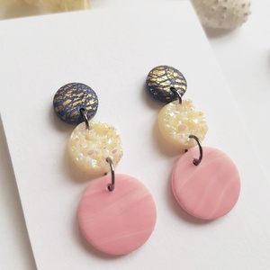 Cercei moderni fimo Cercei rotunzi cercei hoops cercei albi roz cercei atarnatori geometrici bijuterie moderna cadou - Artynos.ro