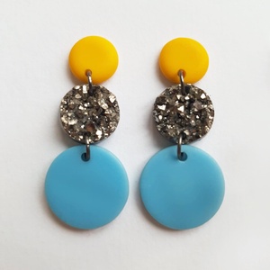 Cercei moderni fimo Cercei rotunzi cercei hoops cercei albi roz cercei atarnatori geometrici bijuterie moderna cadou - bijuterii - cercei - cercei hoops - Artynos.ro