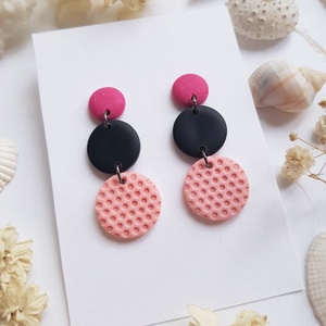 Cercei moderni fimo Cercei rotunzi cercei hoops cercei negri roz cercei atarnatori geometrici bijuterie moderna cadou - bijuterii - cercei - cercei hoops - Artynos.ro