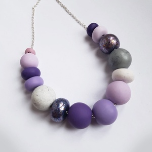 Cadou Craciun Colier modern violet, colier contemporan mov alb colier statement colier geometric minimalist arhitectural - bijuterii - coliere - coliere din mărgele - Artynos.ro