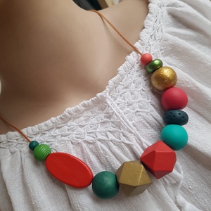 Cadou Craciun Colier fashion Colier geometric margele verzi rosii colier statement colier trendy modern colier colorat - crăciun - cadouri de moș crăciun - cadouri de moș crăciun - Artynos.ro