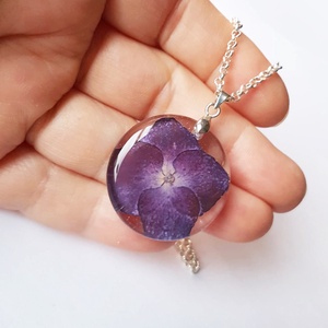 Colier unicat handmade Pandantiv hortensie pandantiv floare naturala medalion botanic cadou iubitoare flori sotie iubita - bijuterii - coliere - pandative - Artynos.ro