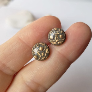 Cercei aurii cu surub cercei cu tija din fimo cercei baroci cercei minimali cadou pentru ea cadou femeie iubita prietena, Bijuterii, Cercei, Cercei cu figurine, Confectionarea bijuteriilor, ARTYNOS