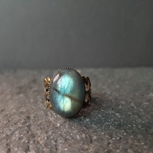 Inel cu piatra labradorit inel cadochon piatra pretioasa labradorit inel reglabil filigran inel ajustabil cadou colega - bijuterii - inele - inele cu pietre semiprețioase - Artynos.ro