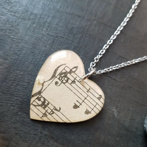 Pandantiv note muzicale, Pandantiv partitura vintage cadou iubitoare muzica bijuterii muzician Colier inima cadou eleva - bijuterii - coliere - pandative - Artynos.ro