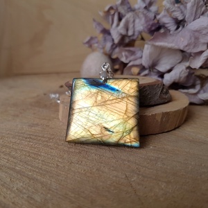 Pandantiv din labradorit colier labradorit pandantiv zodia sagetator leu scorpion pandantiv cristal natural cadou barbat - bijuterii - coliere - pandative - Artynos.ro