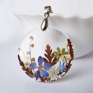 Colier flori handmade Pandantiv unicat din rasina flori naturale buchet flori colier flori presat cadou femeie iubita, Bijuterii, Coliere, Pandative, Aranjament de flori, Confectionarea bijuteriilor, ARTYNOS