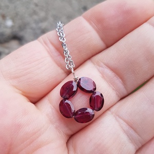 Cadou Martisor ziua mamei ziua femeii martie Colier din granate naturale, colier din pietre semipretioase - bijuterii - coliere - coliere din pietre semiprețioase - Artynos.ro