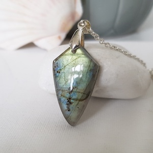 Pandantiv labradorit natural colier piatra semipretioasa pandantiv piatra naturala oval bijuterie cuart cadou barbat - bijuterii - coliere - coliere din pietre semiprețioase - Artynos.ro