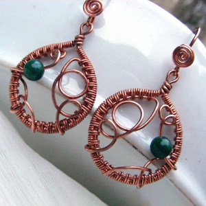 Cercei boemi artizanali cercei din sarma cupru cercei cu pietre semipretioase verzi cercei atarnatori bijuterii handmade, Bijuterii, Cercei, Cercei Hoops, Confectionarea bijuteriilor, ARTYNOS