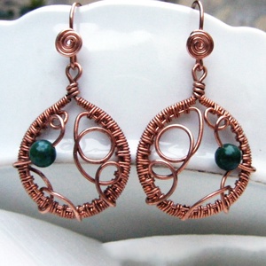 Cercei boemi artizanali cercei din sarma cupru cercei cu pietre semipretioase verzi cercei atarnatori bijuterii handmade - bijuterii - cercei - cercei hoops - Artynos.ro
