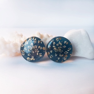 Cercei lungi cu flori albastre naturale cercei din rasina cercei moderni cercei cu albastrele cercei hippie , Bijuterii, Cercei, Cercei din rasina, , ARTYNOS