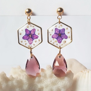 Cercei lungi cu flori galbene naturale cercei din rasina cercei moderni cercei cu albastrele cercei hippie , Bijuterii, Cercei, Cercei din rasina, , ARTYNOS