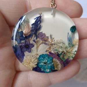Colier flori handmade Pandantiv unicat din rasina flori naturale albastre colier cadou femeie iubita martie martisor - bijuterii - coliere - pandative - Artynos.ro