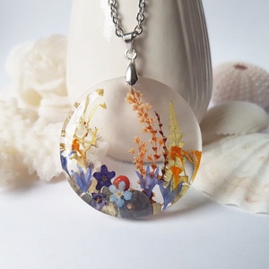 Colier flori handmade Pandantiv unicat din rasina flori naturale buchet flori colier flori presat cadou femeie iubita - bijuterii - coliere - pandative - Artynos.ro