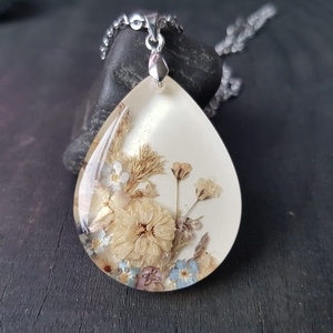 Pandantiv rasina Colier handmade Pandantiv lacrima buchet flori naturale Pandantiv terarium cadou mama pandantiv ocazie, Bijuterii, Coliere, Pandative, Confectionarea bijuteriilor, Aranjament de flori, ARTYNOS