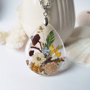 Pandantiv rasina Colier handmade Pandantiv lacrima buchet flori naturale Pandantiv terarium cadou mama pandantiv ocazie, Bijuterii, Coliere, Pandative, Confectionarea bijuteriilor, Aranjament de flori, ARTYNOS
