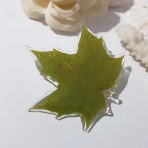 Brosa din frunza naturala brosa din rasina Cadou iubitoare natura padure cadou inedit toamna secret santa craciun, Bijuterii, Brose, Confectionarea bijuteriilor, ARTYNOS